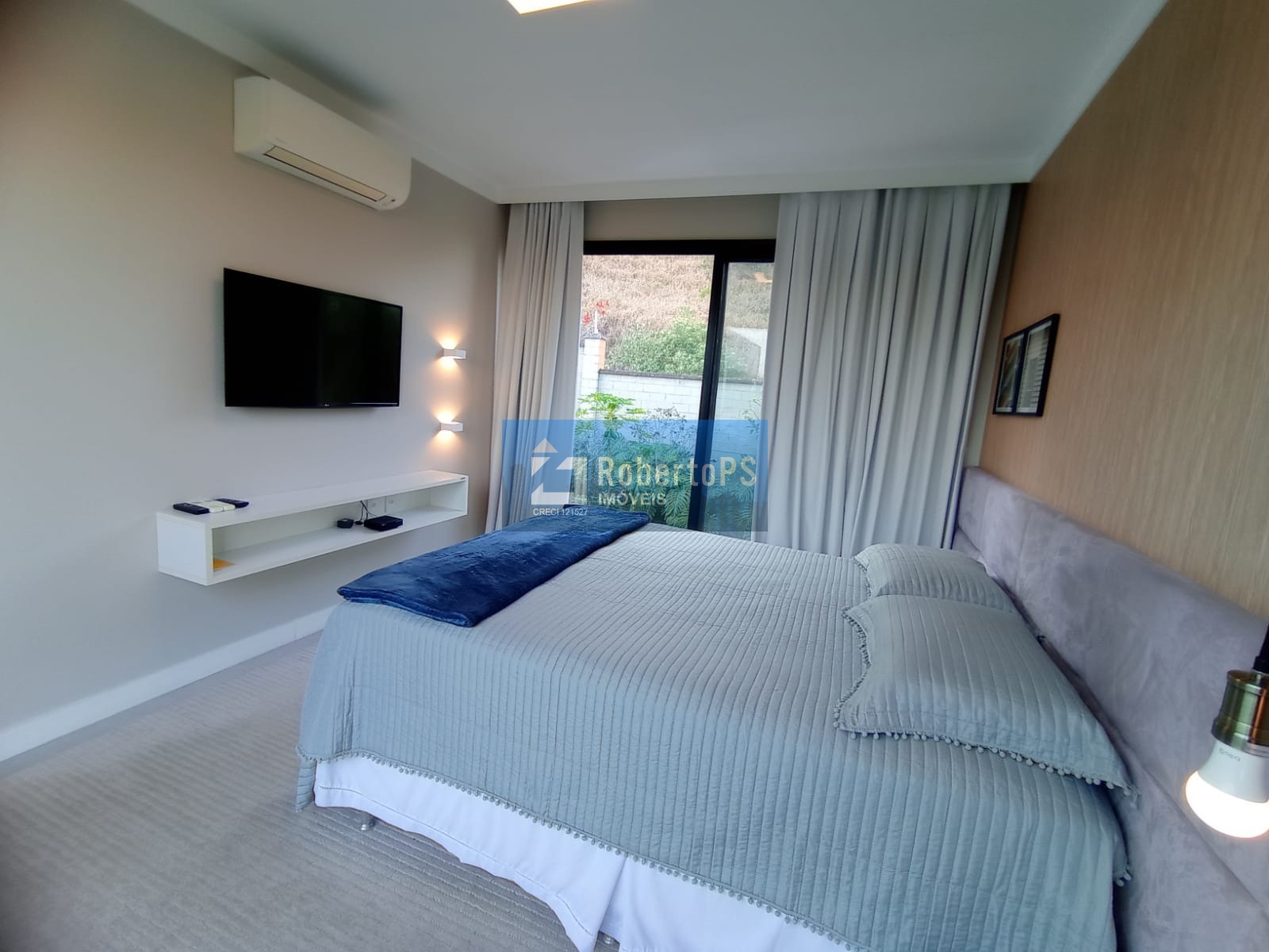 Casa de alto padrão em condomínio Alphaville II em São José dos Campos-SP: 3 quartos, 3 suítes, 3 salas, 5 banheiros, 4 vagas, 350m².