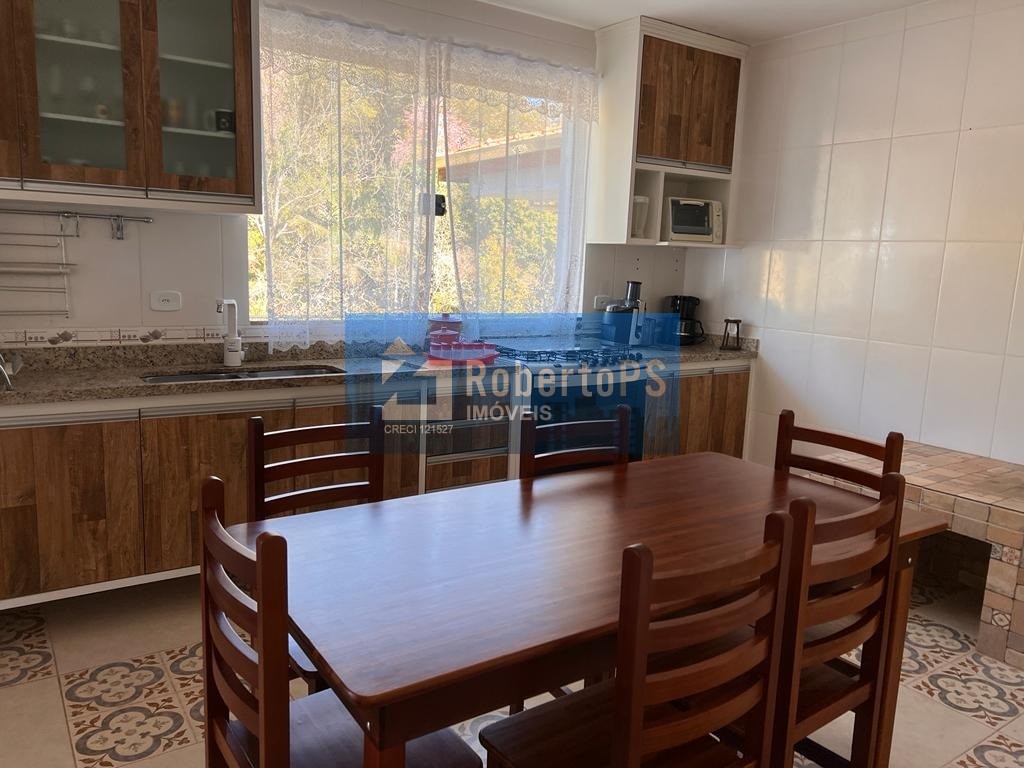 Imperdível: Sítio à venda no Centro de Santo Antônio do Pinhal-SP, com 4 quartos, 1 suíte, 2 salas, 4 banheiros, 8 vagas e 13.000m².