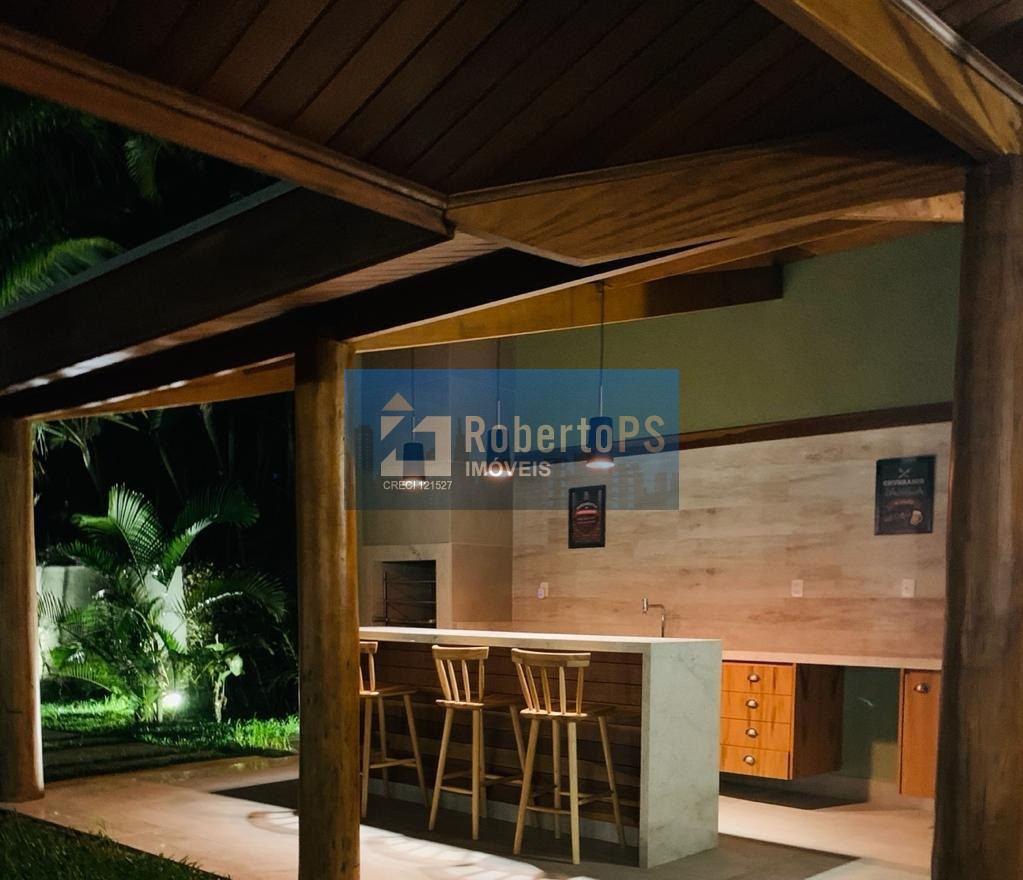 Magnífica Casa de Luxo à Venda em Ubatuba-SP, Bairro Maranduba - 3 Quartos, 3 Suítes, 2 Salas, 6 Banheiros, 2 Vagas, 600 m².