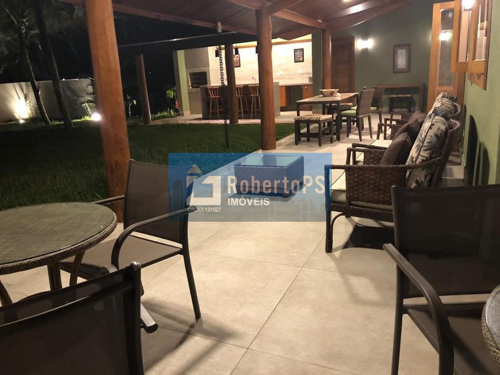 Magnífica Casa de Luxo à Venda em Ubatuba-SP, Bairro Maranduba - 3 Quartos, 3 Suítes, 2 Salas, 6 Banheiros, 2 Vagas, 600 m².