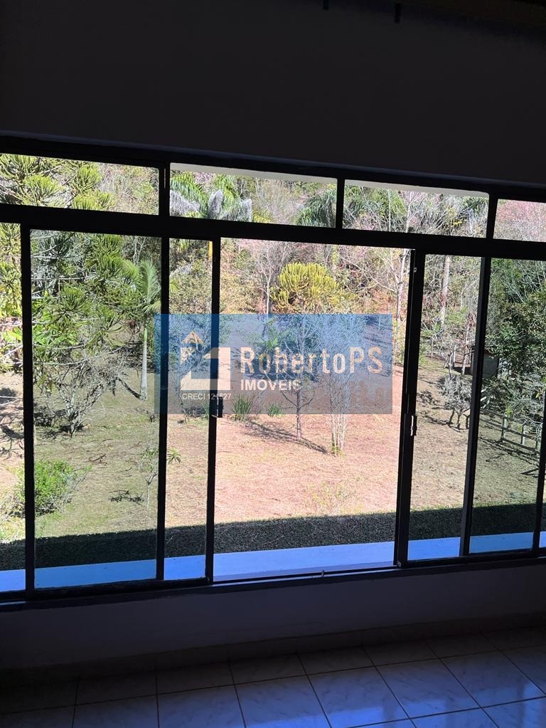 Imperdível: Sítio à venda no Centro de Santo Antônio do Pinhal-SP, com 4 quartos, 1 suíte, 2 salas, 4 banheiros, 8 vagas e 13.000m².
