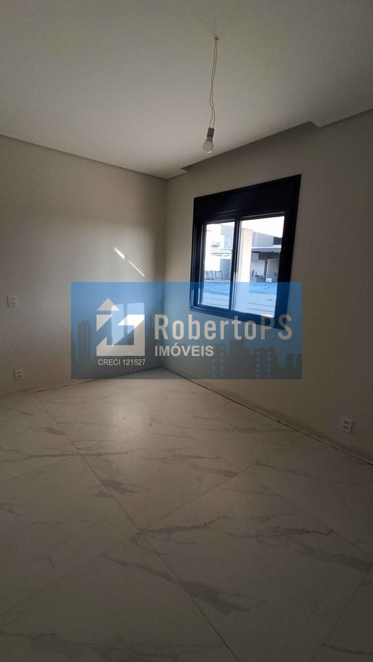 Casa em Condomínio à Venda em São José dos Campos-SP, 4 quartos, 1 suíte, 2 salas, 5 banheiros, 2 vagas, 241m². Venha Conferir!