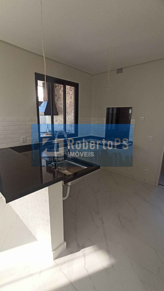 Casa em Condomínio à Venda em São José dos Campos-SP, 4 quartos, 1 suíte, 2 salas, 5 banheiros, 2 vagas, 241m². Venha Conferir!