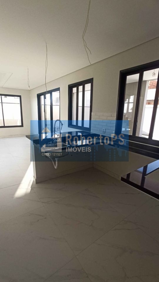 Casa em Condomínio à Venda em São José dos Campos-SP, 4 quartos, 1 suíte, 2 salas, 5 banheiros, 2 vagas, 241m². Venha Conferir!