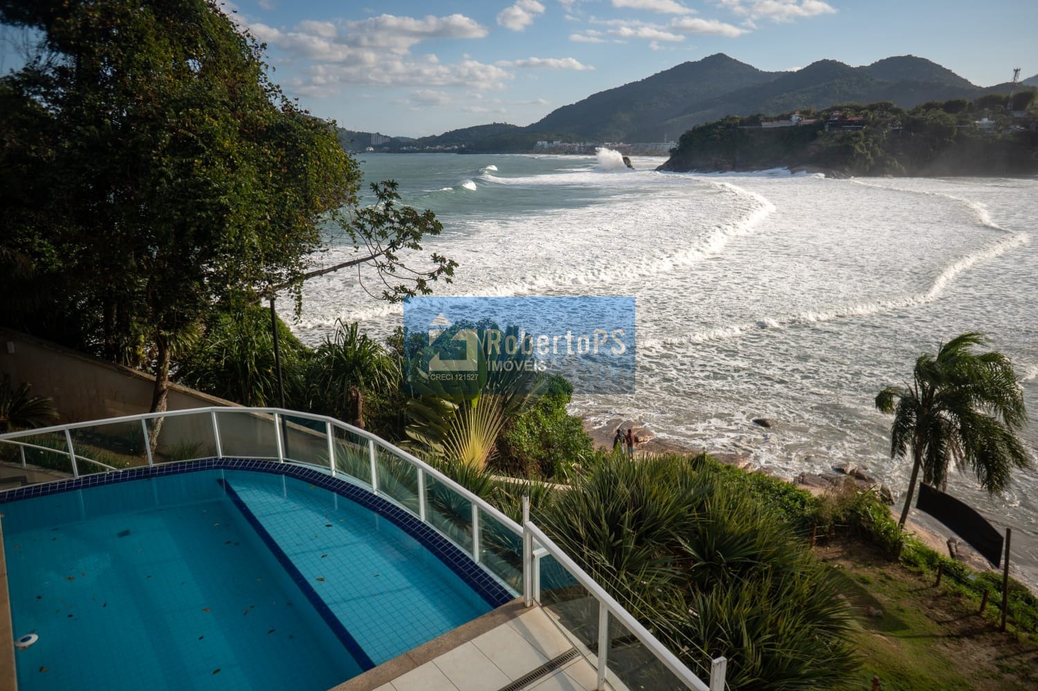 Oportunidade única: Pousada à venda em Ubatuba-SP, Centro - 20 quartos, 20 suítes, 60 salas, 22 banheiros, 20 vagas, 884m².