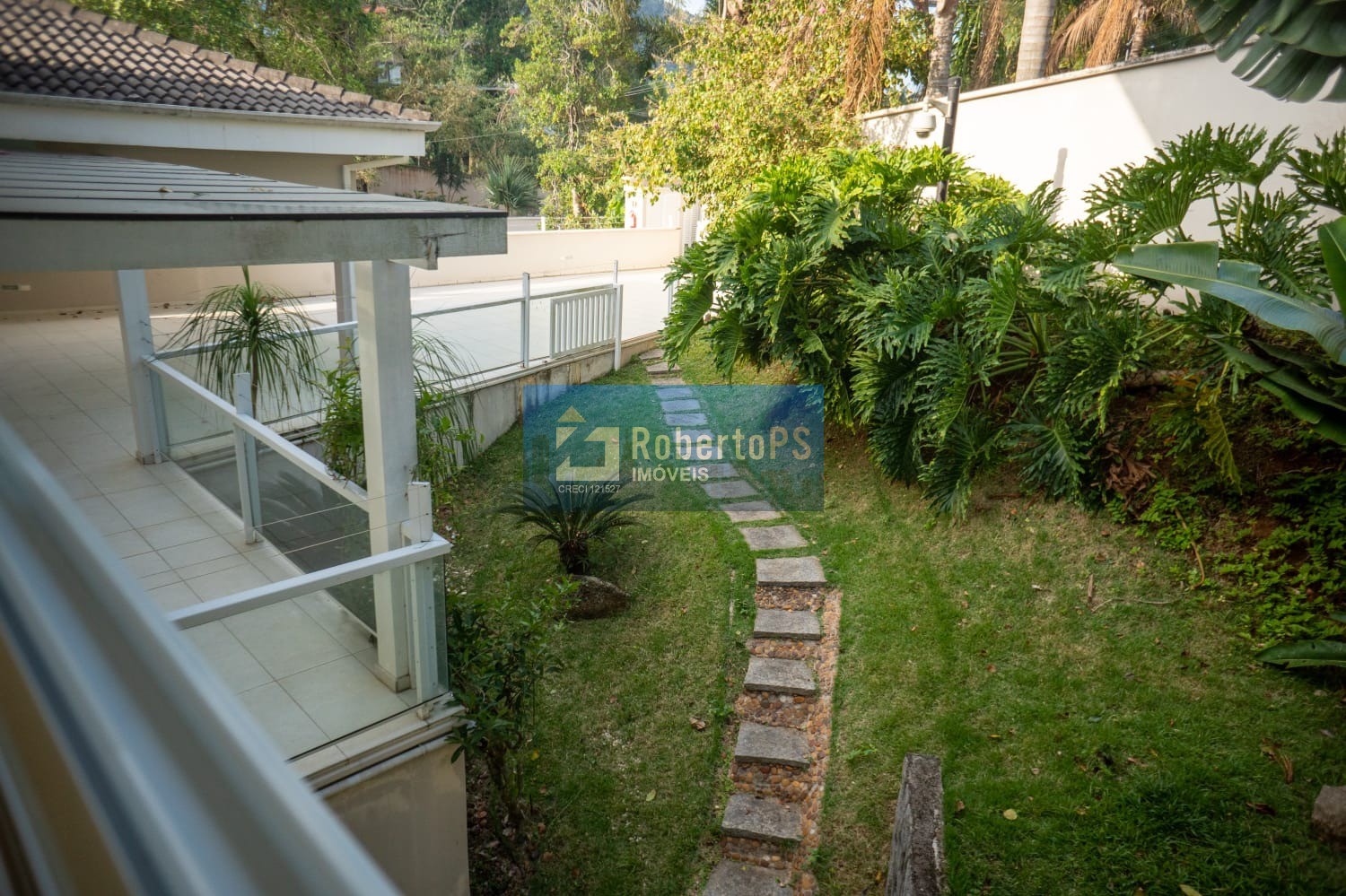 Oportunidade única: Pousada à venda em Ubatuba-SP, Centro - 20 quartos, 20 suítes, 60 salas, 22 banheiros, 20 vagas, 884m².