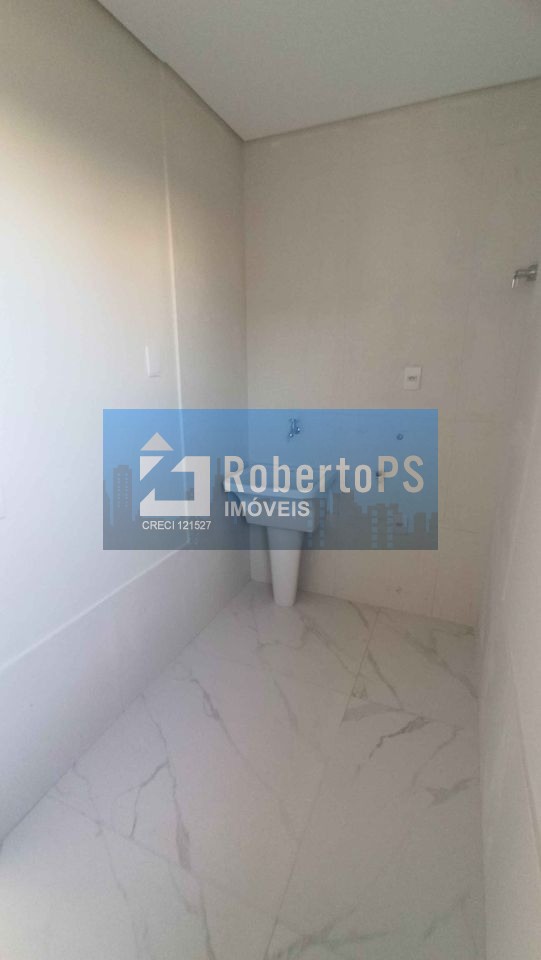 Casa em Condomínio à Venda em São José dos Campos-SP, 4 quartos, 1 suíte, 2 salas, 5 banheiros, 2 vagas, 241m². Venha Conferir!
