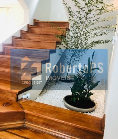 Residência alto padrão em condomínio, um luxo