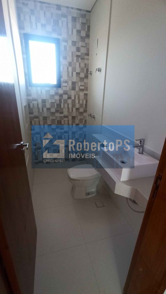 Casa em Condomínio à Venda em São José dos Campos-SP, 4 quartos, 1 suíte, 2 salas, 5 banheiros, 2 vagas, 241m². Venha Conferir!