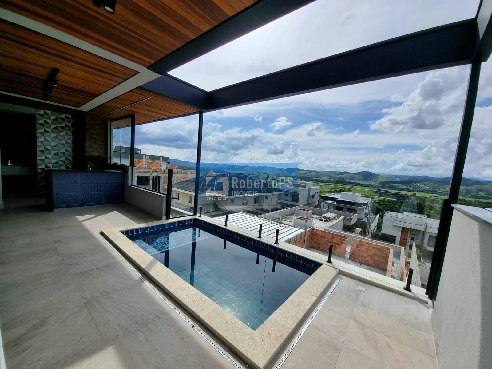 Casa maravilhosa 4 suítes, área gourmet e piscina aquecida no Urbanova