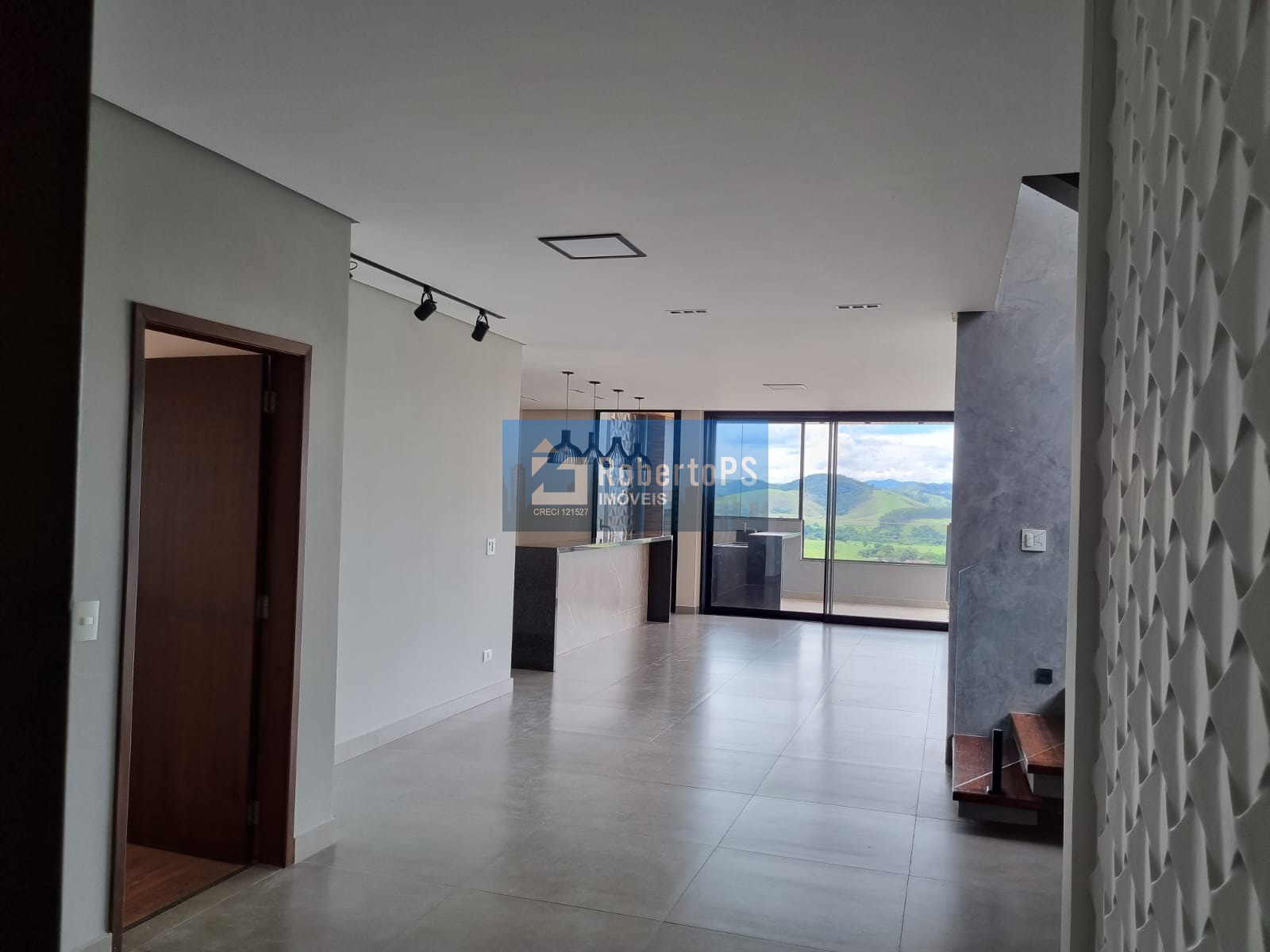 Casa maravilhosa 4 suítes, área gourmet e piscina aquecida no Urbanova