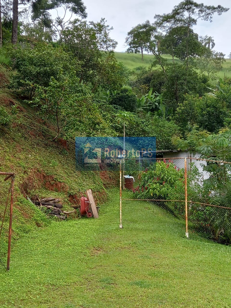 Vendo sitio de luxo no canto das águas em jacareí-sp: 3 quar