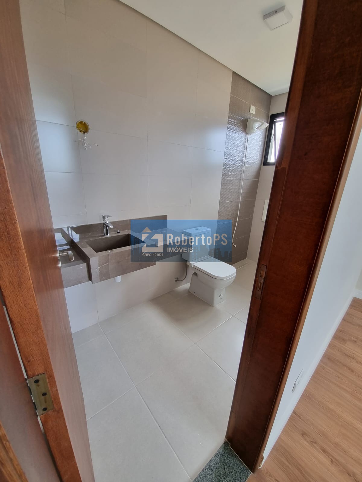 Casa maravilhosa 4 suítes, área gourmet e piscina aquecida no Urbanova