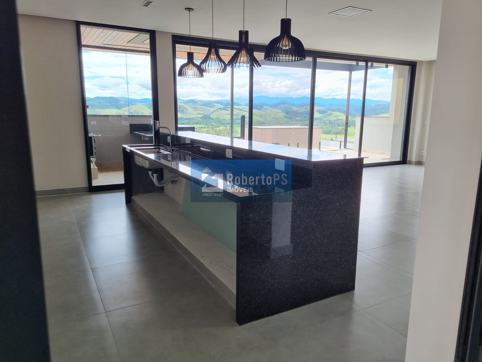Casa maravilhosa 4 suítes, área gourmet e piscina aquecida no Urbanova
