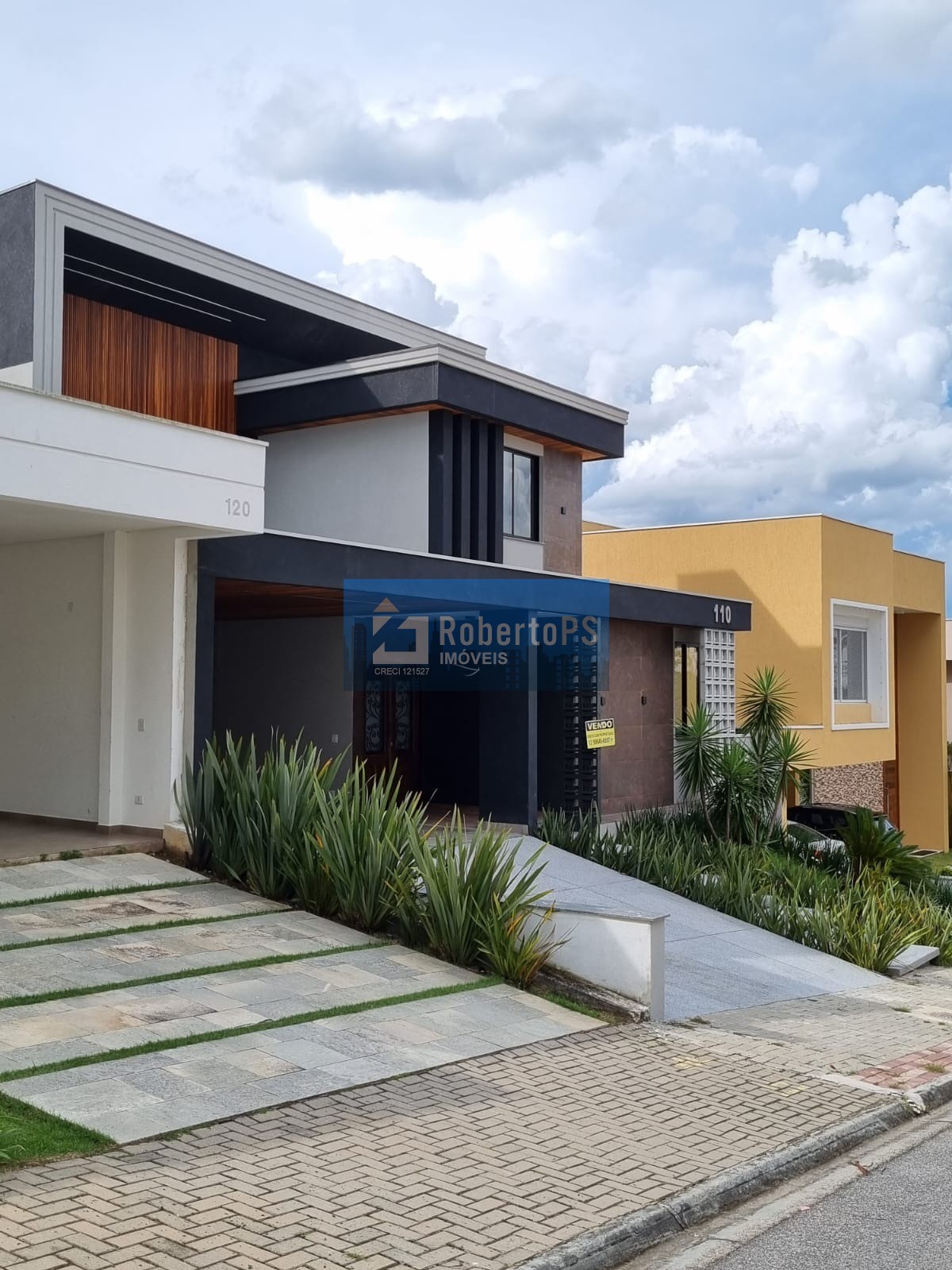 Casa maravilhosa 4 suítes, área gourmet e piscina aquecida no Urbanova