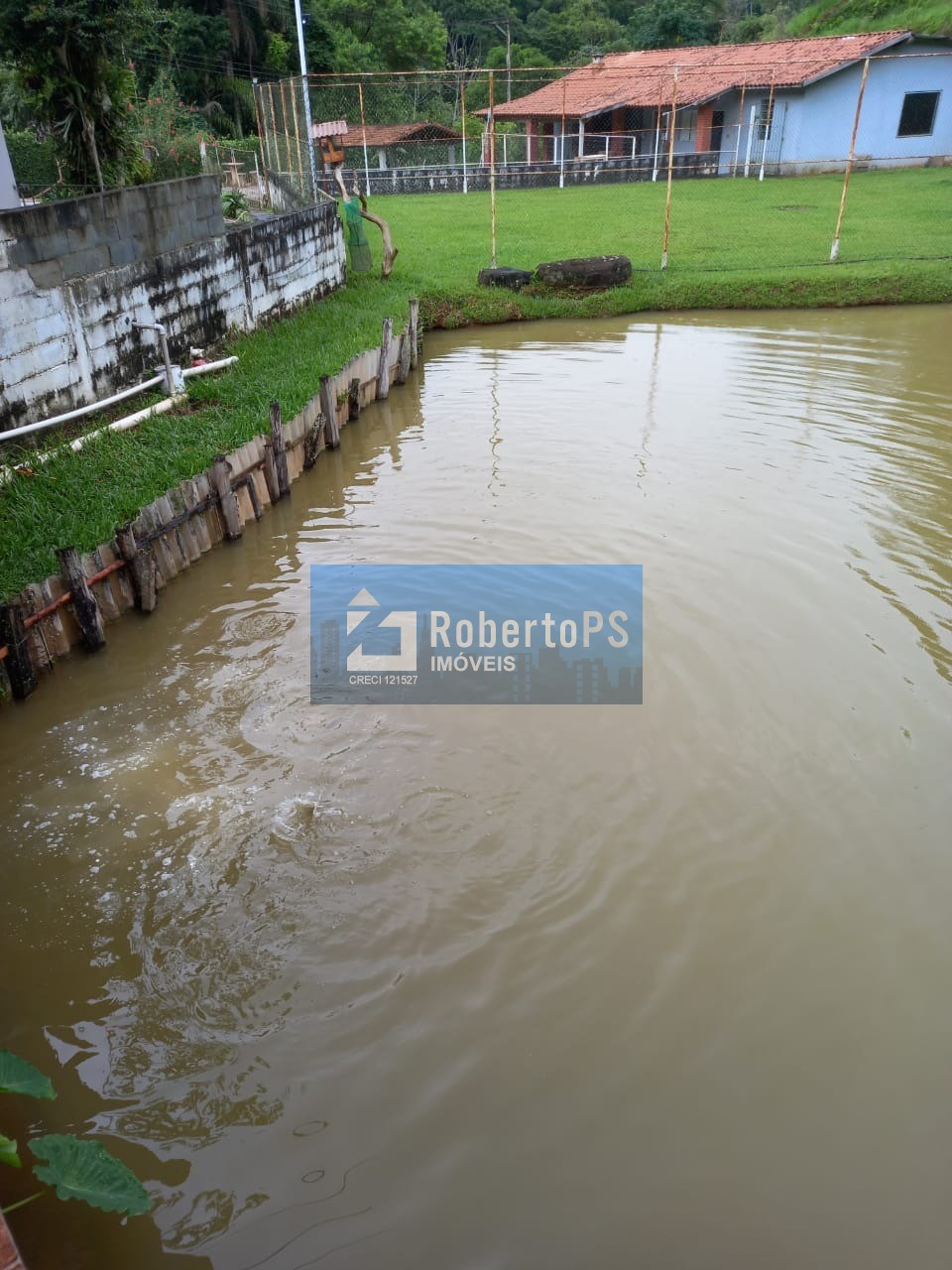 Vendo sitio de luxo no canto das águas em jacareí-sp: 3 quar