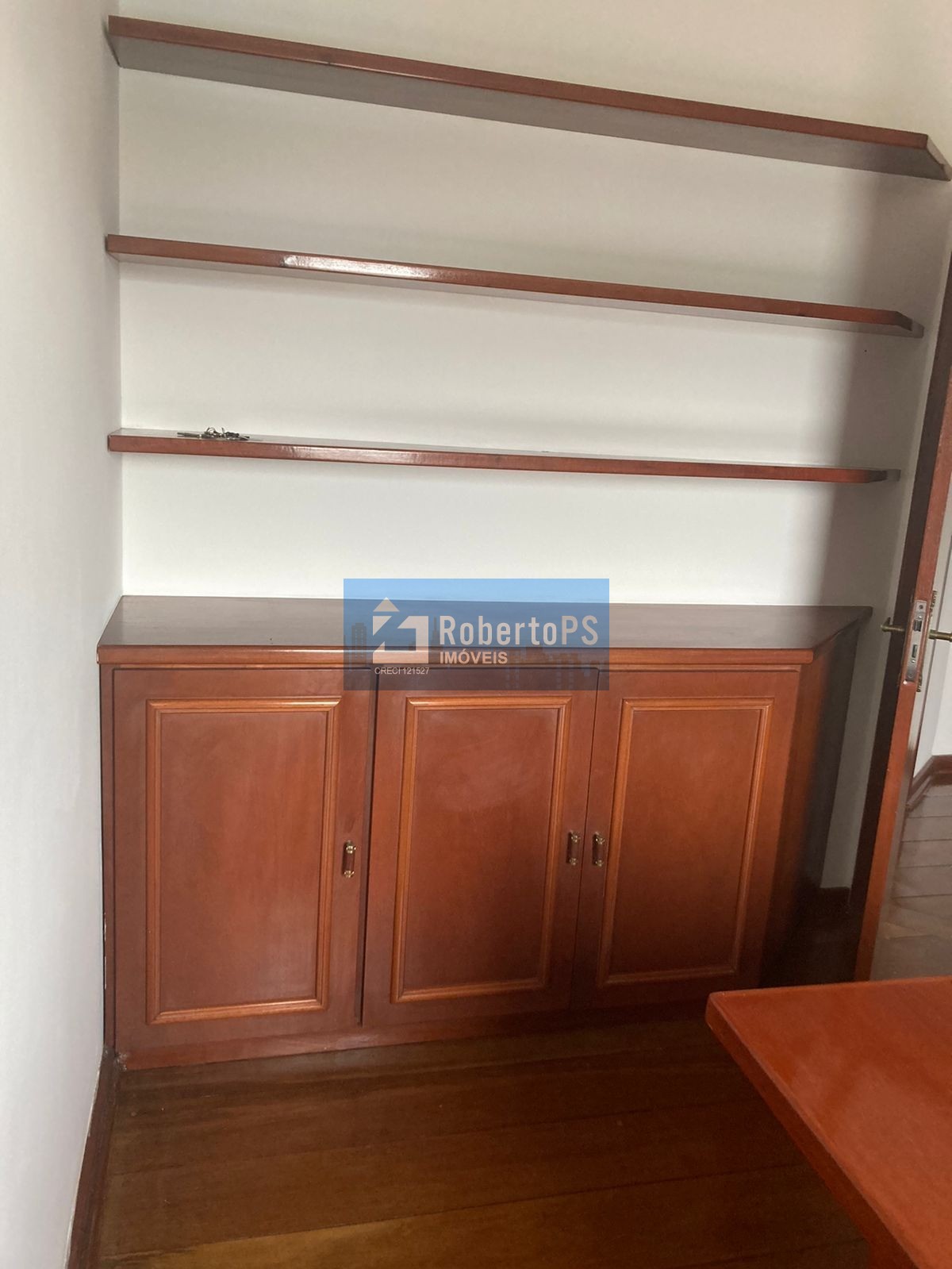 Abaixamos o valor desse imperdível apartamento à venda em Pindamonhangaba-SP, Centro: 3 quartos, 1 suíte, 1 sala, 3 banheiros, 2 vagas. 135,00m²