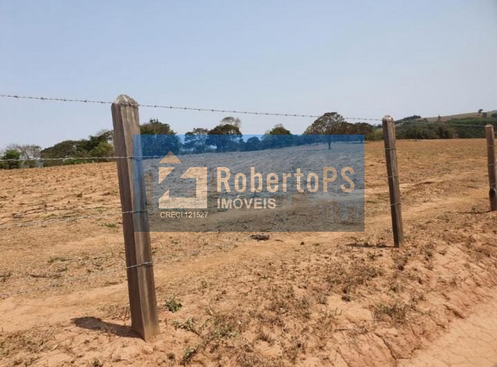 Fazenda de 242 hectares no Centro de Cruzília-MG, com 8 banheiros, à venda!
