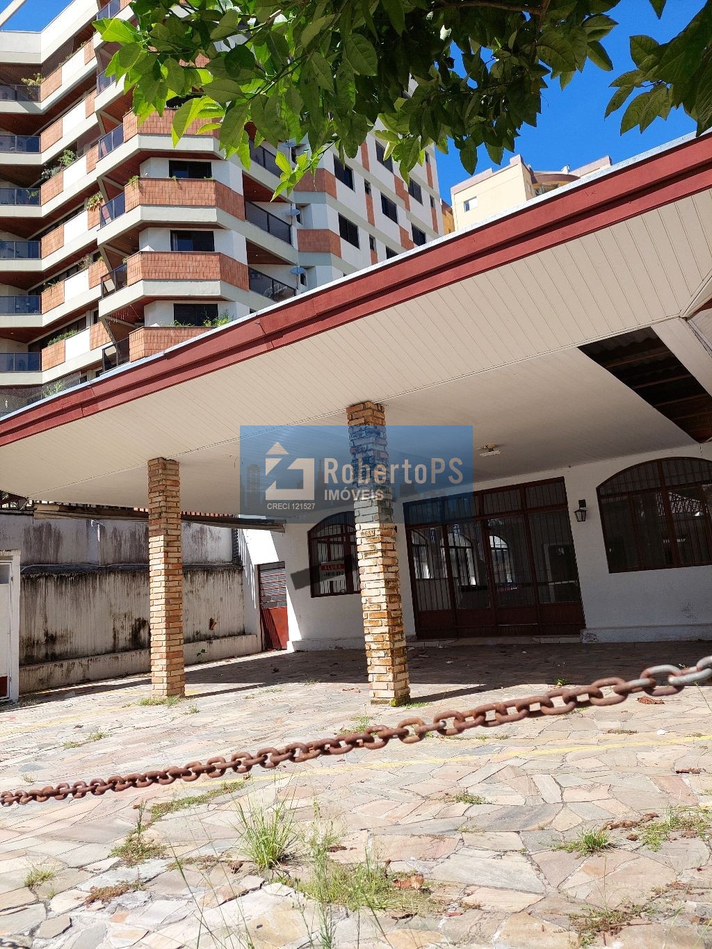 Aluga ou vende-se excelente casa térrea para fins comercial ou residencial muito bem localizada na Vila Adyanna
