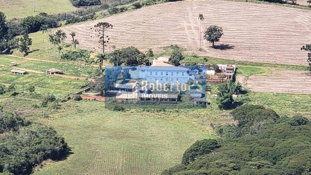 Fazenda de 190 hectares com casa sede construída no ano de 1