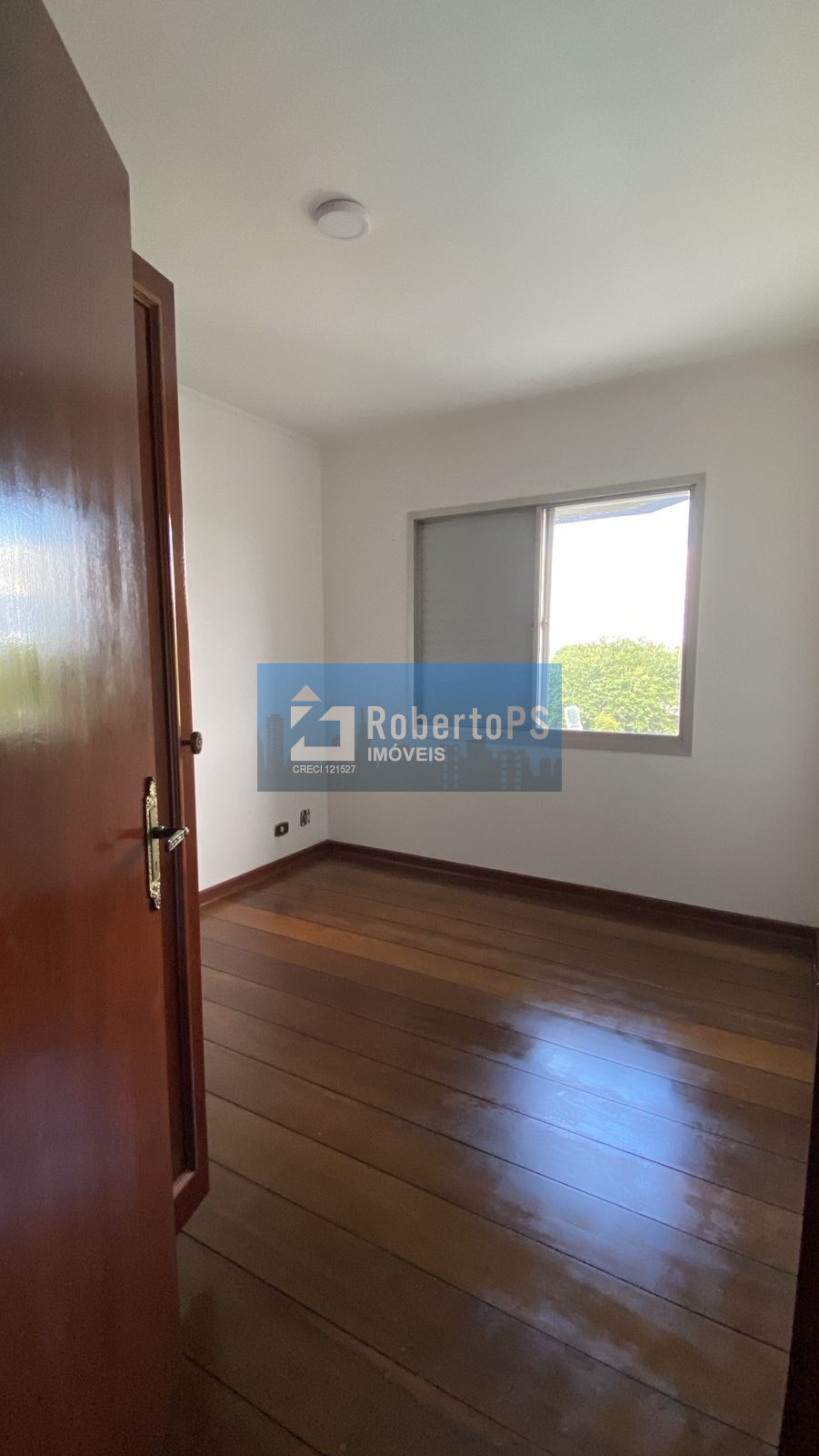 Abaixamos o valor desse imperdível apartamento à venda em Pindamonhangaba-SP, Centro: 3 quartos, 1 suíte, 1 sala, 3 banheiros, 2 vagas. 135,00m²