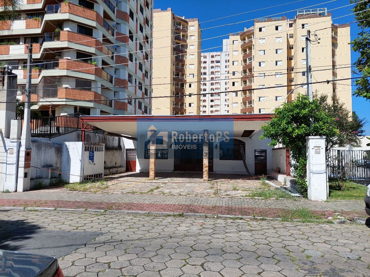 Aluga ou vende-se excelente casa térrea para fins comercial ou residencial muito bem localizada na Vila Adyanna