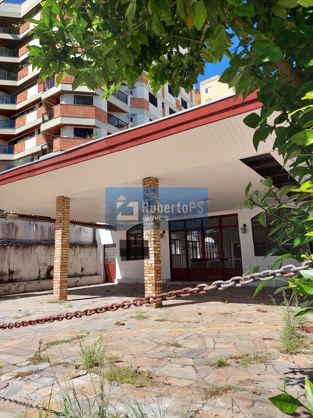 Aluga ou vende-se excelente casa térrea para fins comercial ou residencial muito bem localizada na Vila Adyanna