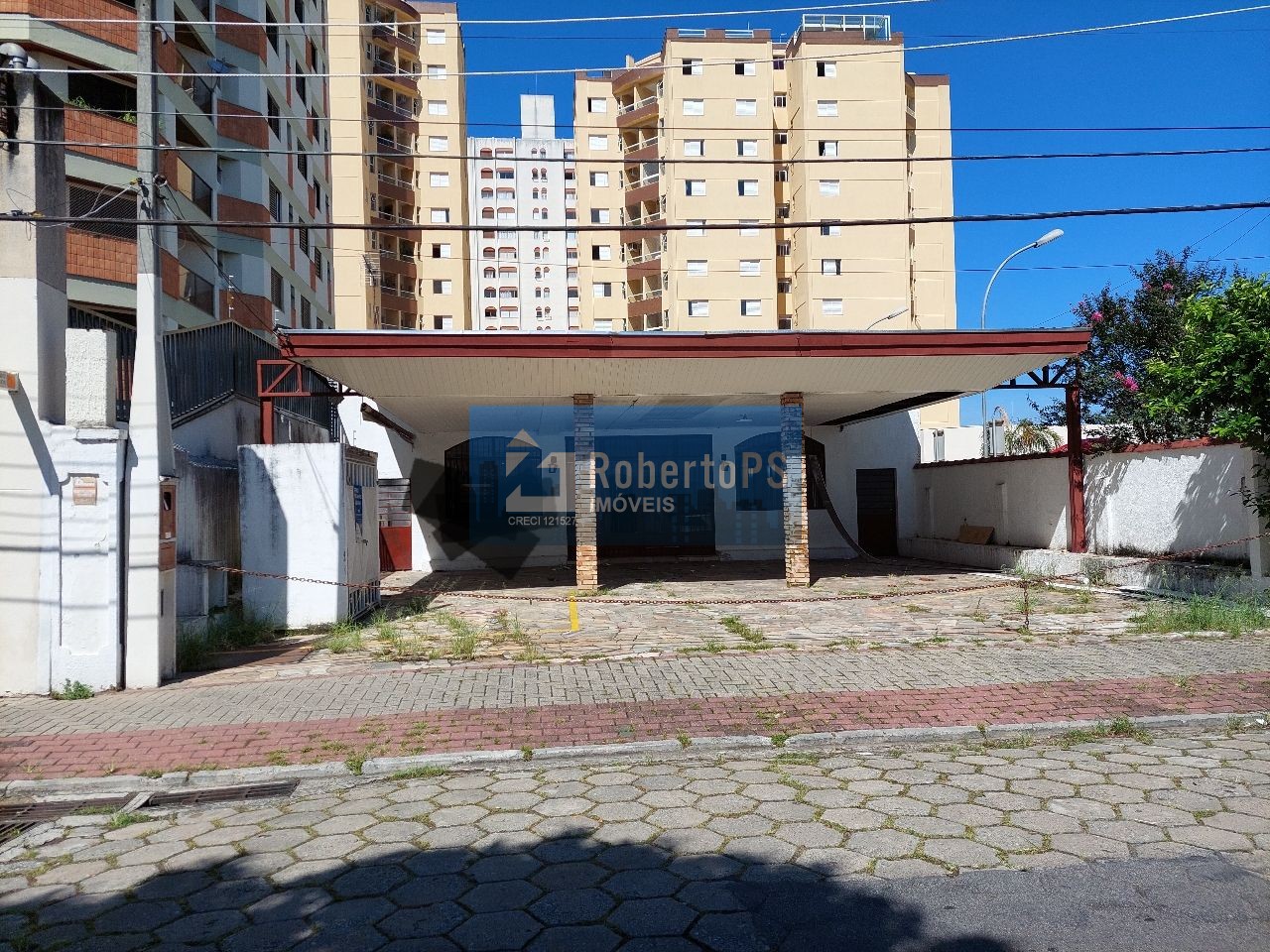 Aluga ou vende-se excelente casa térrea para fins comercial ou residencial muito bem localizada na Vila Adyanna