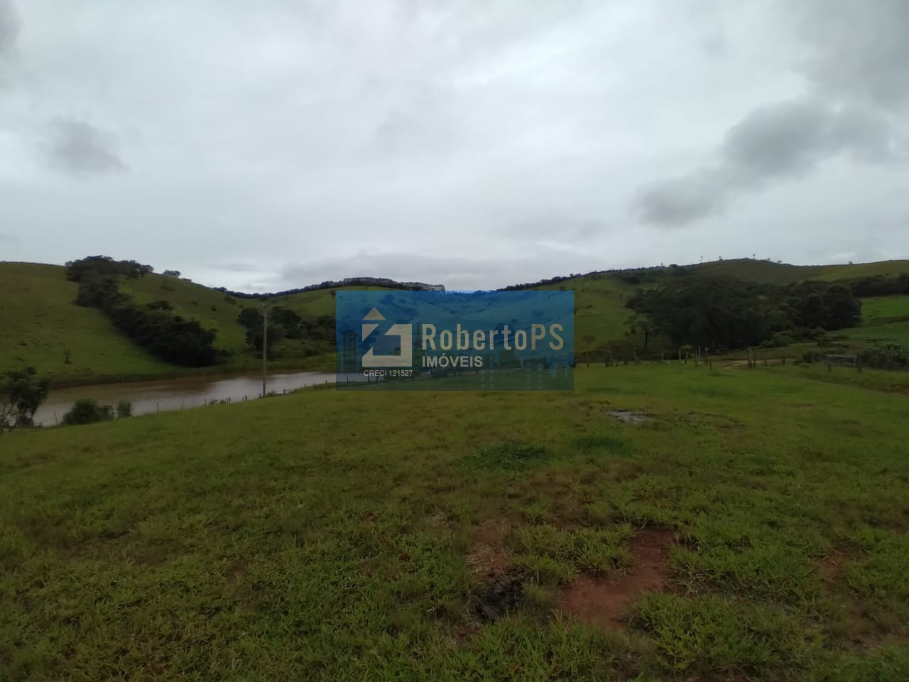 Vende-se fazenda roseta a 11 km do asfalto possui casa sede 
