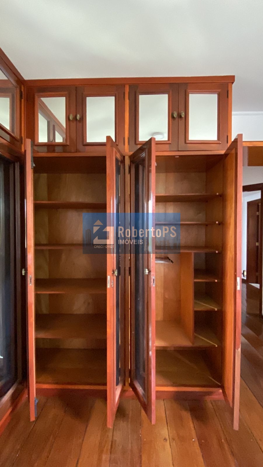 Abaixamos o valor desse imperdível apartamento à venda em Pindamonhangaba-SP, Centro: 3 quartos, 1 suíte, 1 sala, 3 banheiros, 2 vagas. 135,00m²