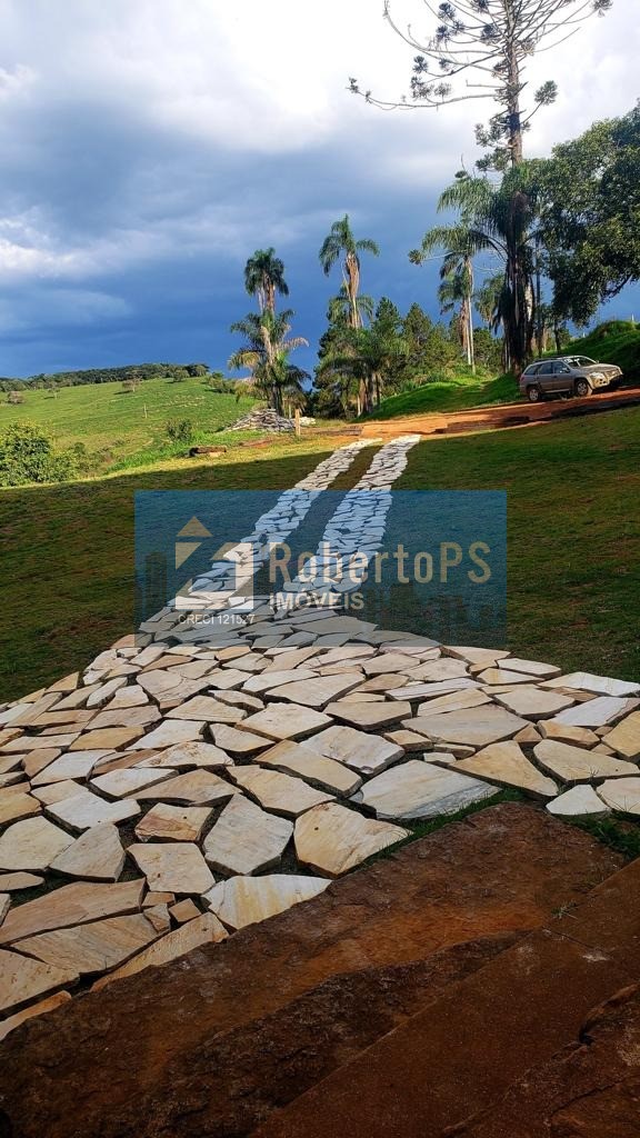 Fazenda de 190 hectares com casa sede construída no ano de 1