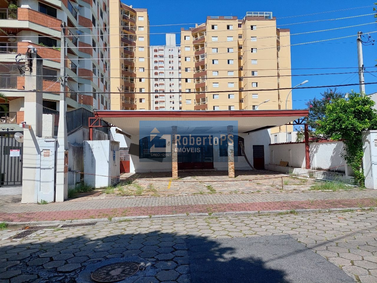 Aluga ou vende-se excelente casa térrea para fins comercial ou residencial muito bem localizada na Vila Adyanna