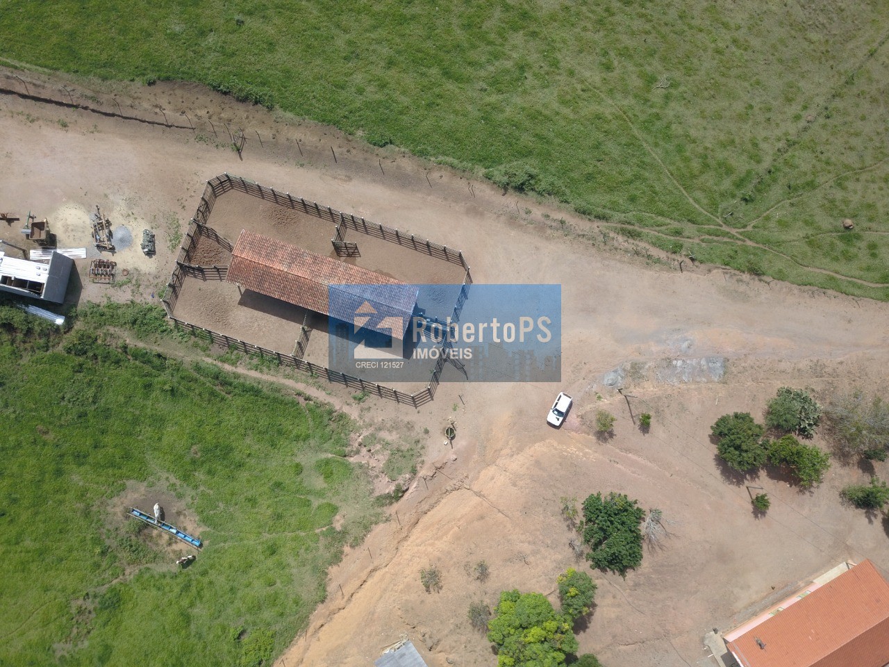 Fazenda de luxo à venda em serranos-mg: 3 quartos, 1 sala, 8