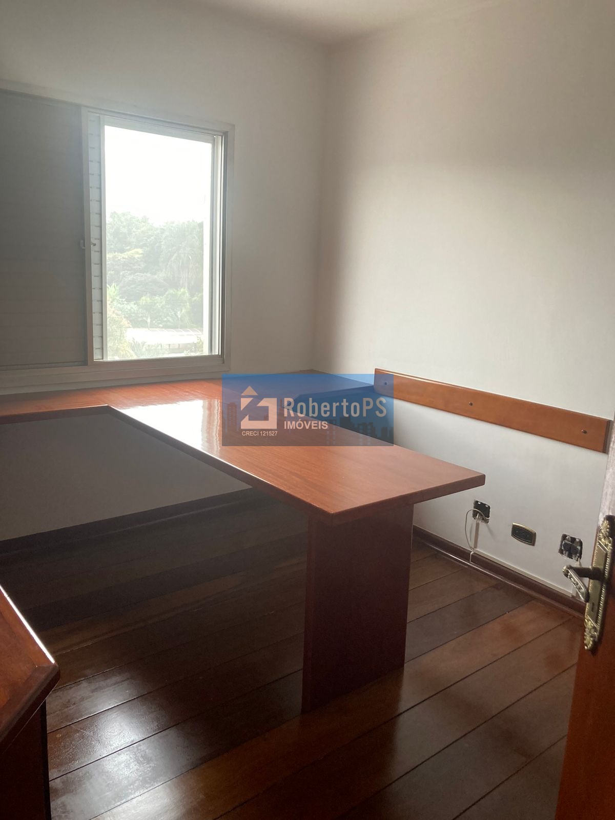 Abaixamos o valor desse imperdível apartamento à venda em Pindamonhangaba-SP, Centro: 3 quartos, 1 suíte, 1 sala, 3 banheiros, 2 vagas. 135,00m²