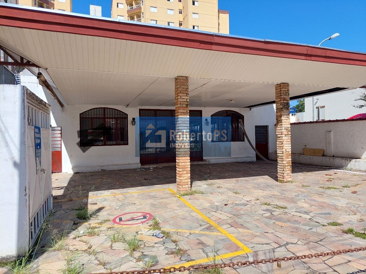 Aluga ou vende-se excelente casa térrea para fins comercial ou residencial muito bem localizada na Vila Adyanna