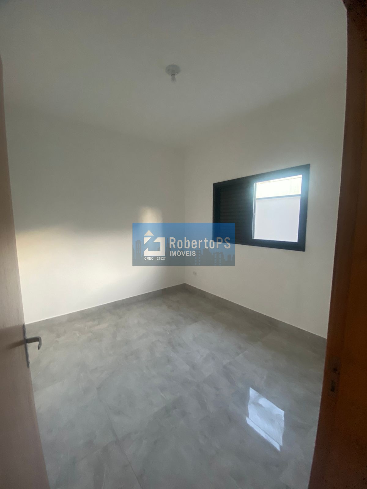 Casa linda com 3 dormitórios em Condomínio em Santana.