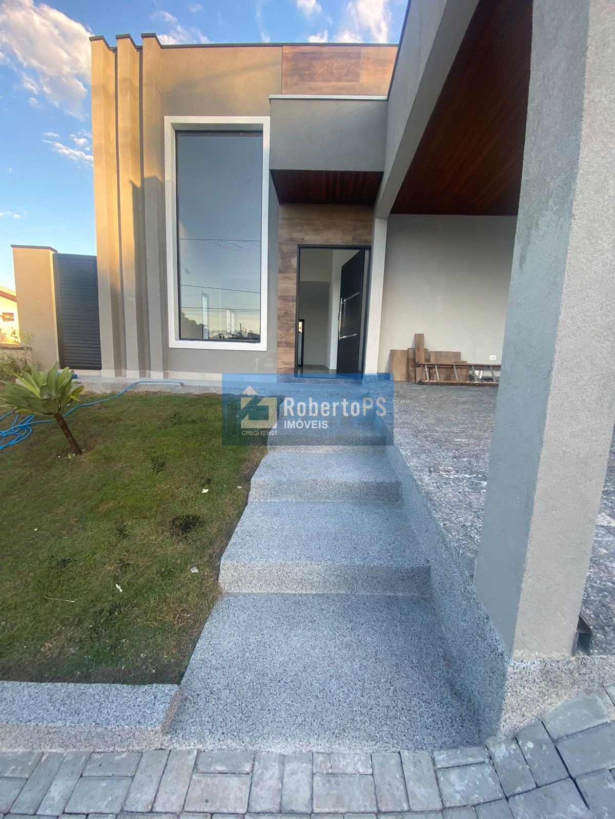 Casa linda com 3 dormitórios em Condomínio em Santana.