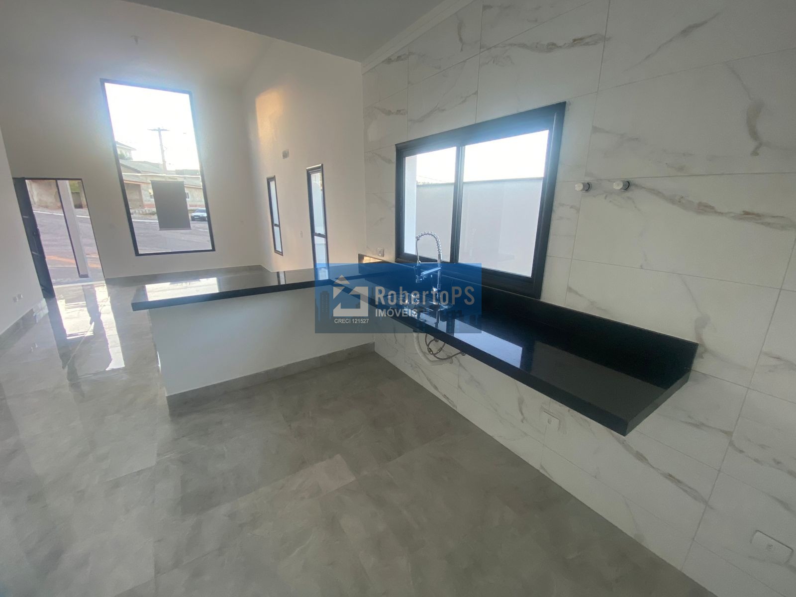 Casa linda com 3 dormitórios em Condomínio em Santana.
