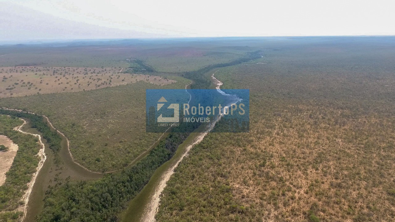 Oportunidade única: Fazenda à venda em Alvorada do Norte-GO, bairro Ipiranga, com 4 quartos, 1 sala, 2 banheiros, 3 vagas de garagem, 5.080.600,00 m².