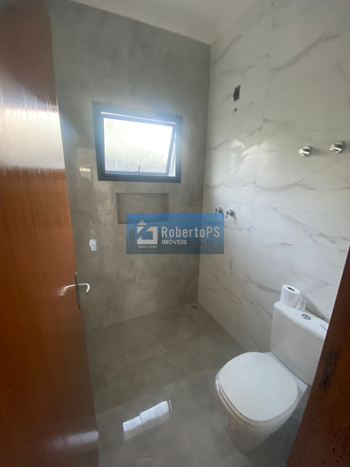 Casa linda com 3 dormitórios em Condomínio em Santana.