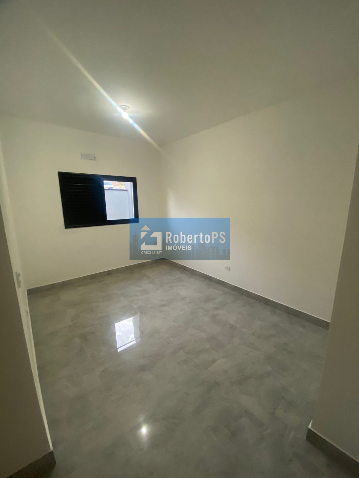 Casa linda com 3 dormitórios em Condomínio em Santana.