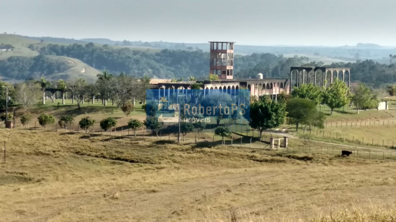 Fazenda à venda em sarapuí-sp: 15 quartos, 15 suítes, 4 sala