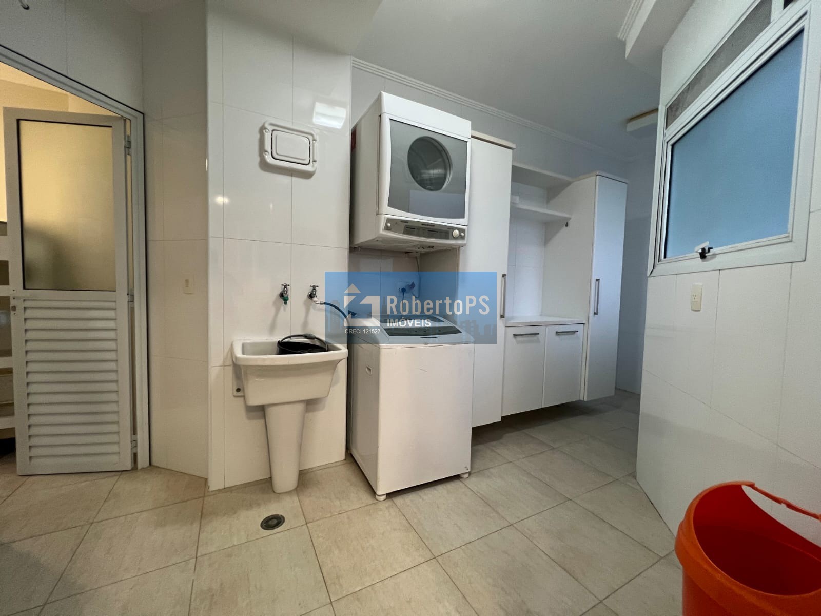 Apartamento lindíssimo na Riviera de São Lourenço com 3 suítes, lavabo, mobiliado e decorado. Oportunidade!