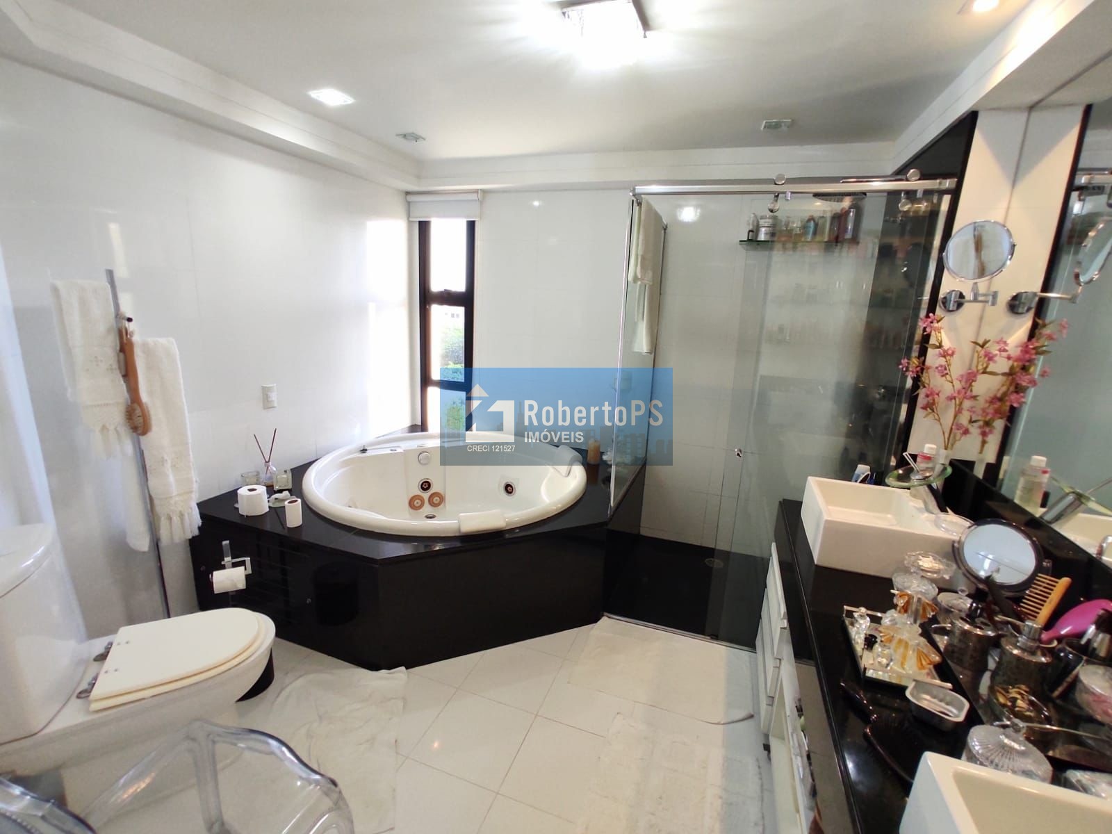 Apartamento lindíssimo em Natal vendido todo mobiliado e com planejados. Apartamento é 1 por andar.