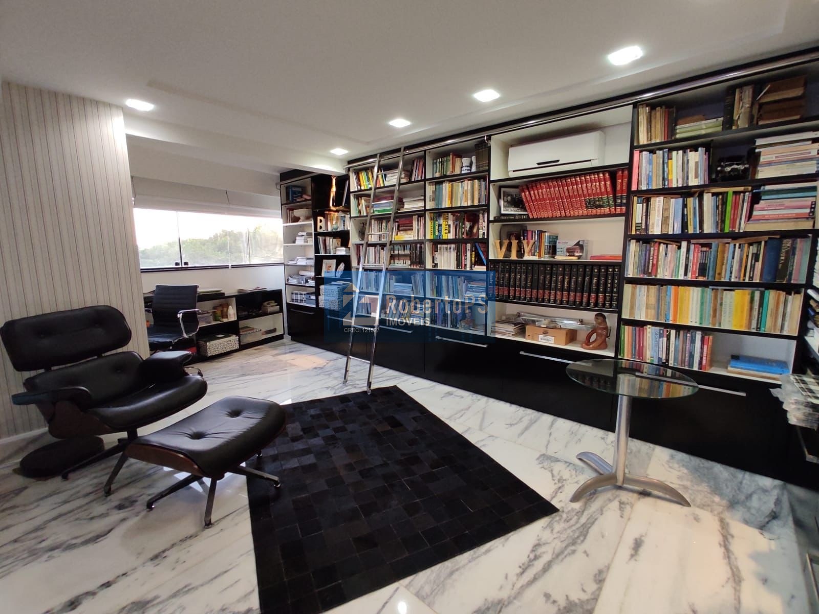 Apartamento lindíssimo em Natal vendido todo mobiliado e com planejados. Apartamento é 1 por andar.