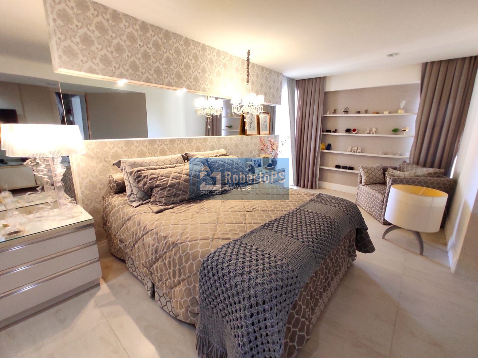 Apartamento lindíssimo em Natal vendido todo mobiliado e com planejados. Apartamento é 1 por andar.