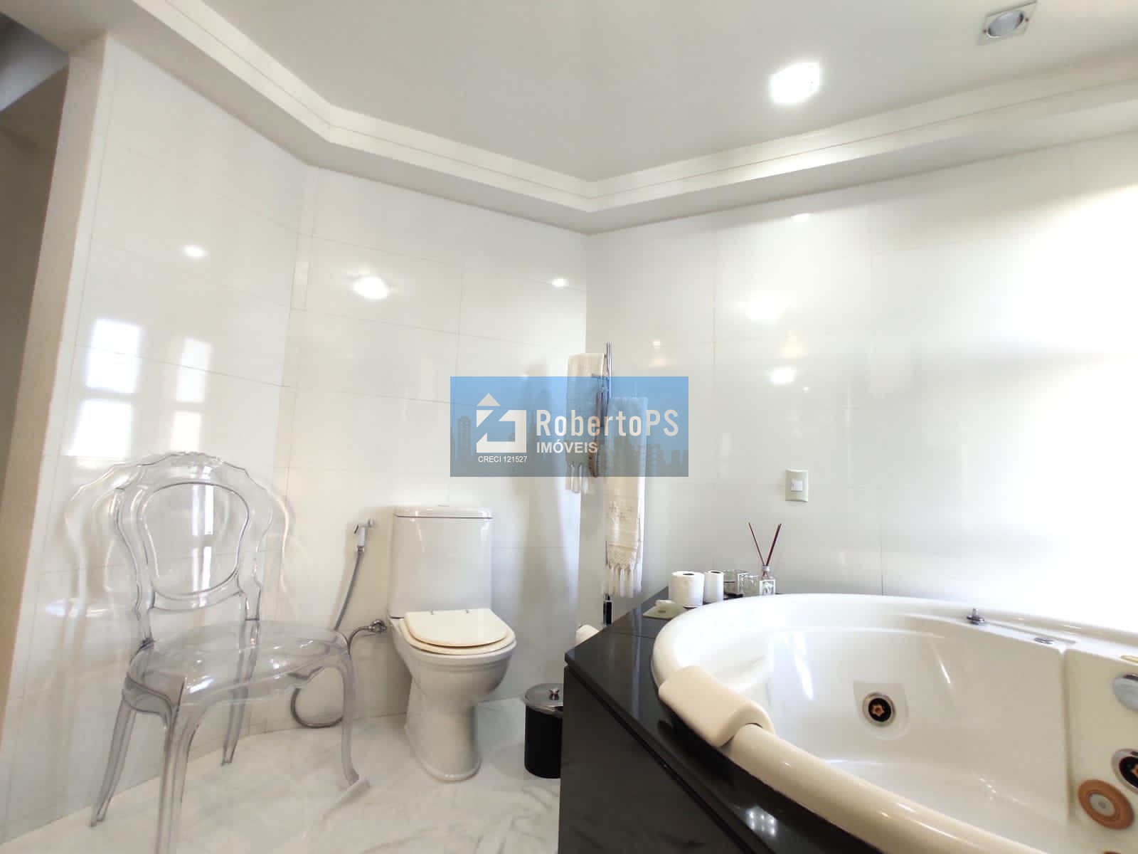 Apartamento lindíssimo em Natal vendido todo mobiliado e com planejados. Apartamento é 1 por andar.