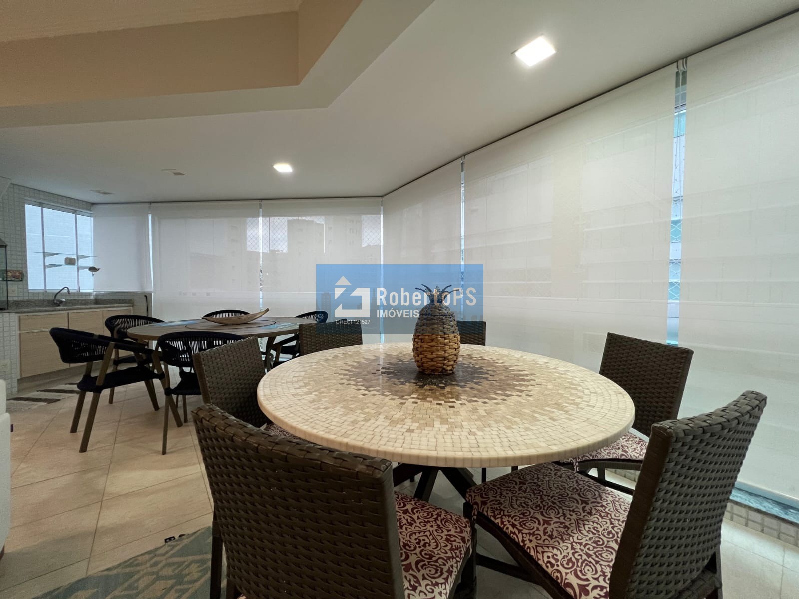 Apartamento lindíssimo na Riviera de São Lourenço com 3 suítes, lavabo, mobiliado e decorado. Oportunidade!