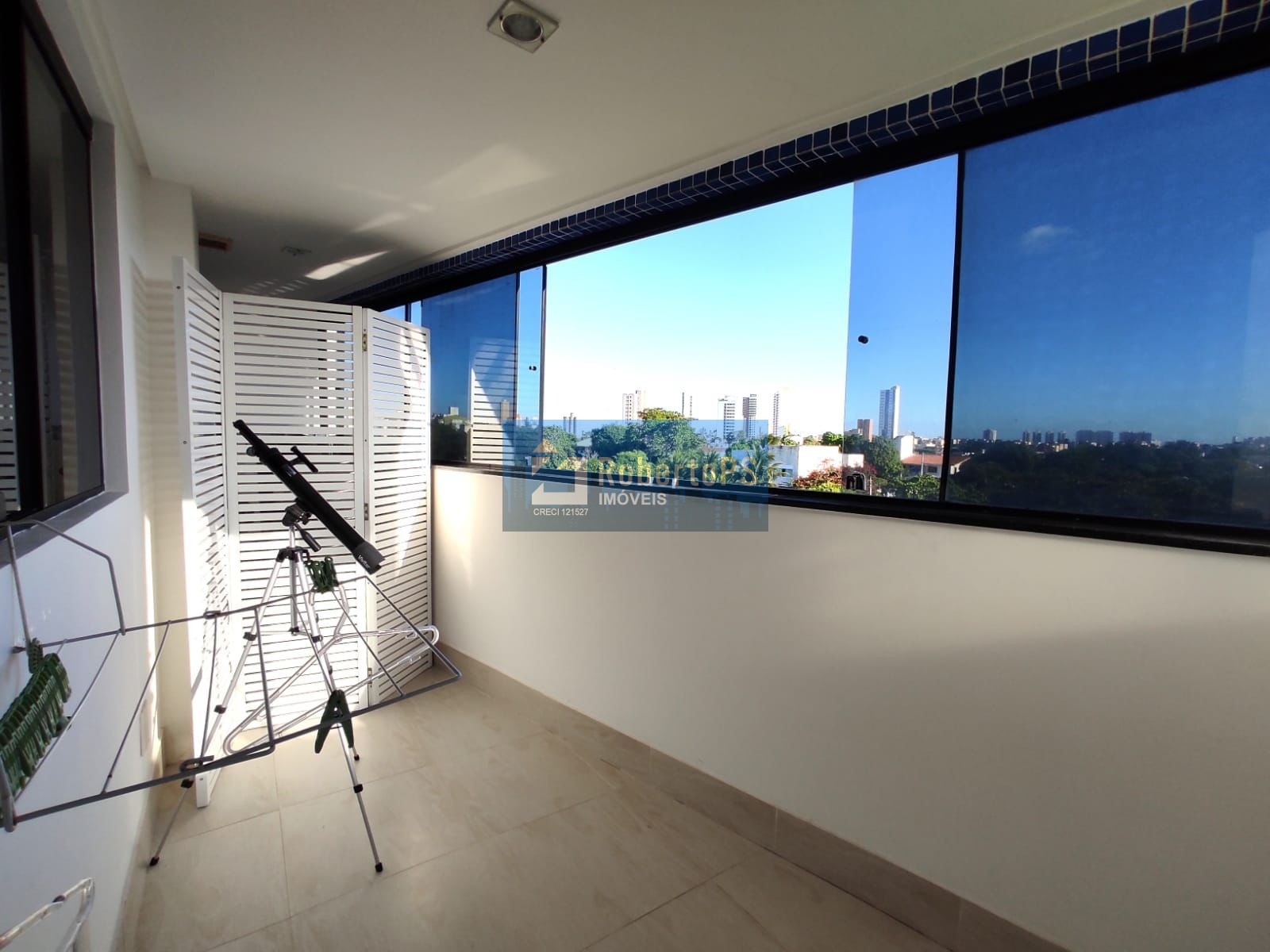 Apartamento lindíssimo em Natal vendido todo mobiliado e com planejados. Apartamento é 1 por andar.