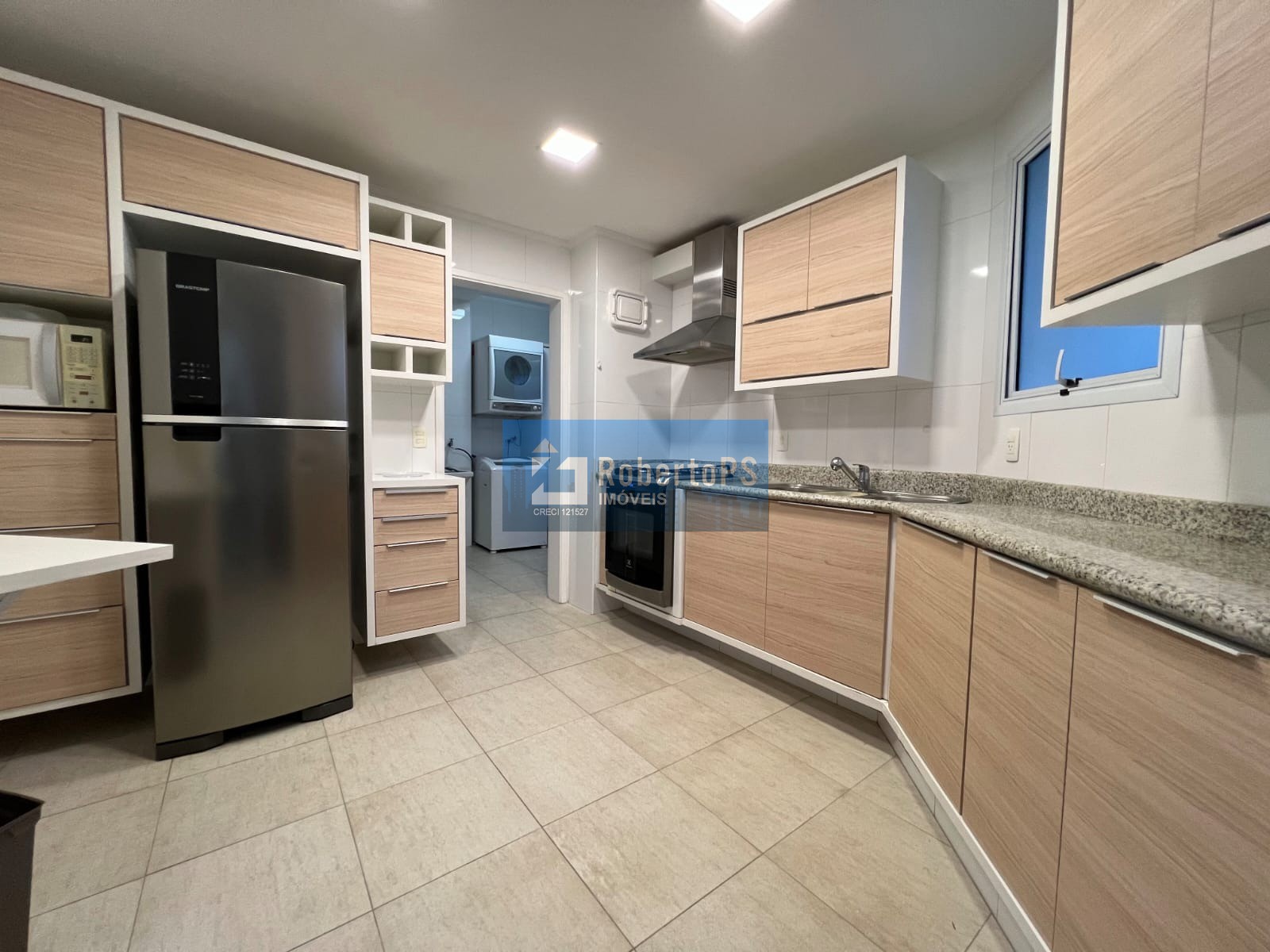 Apartamento lindíssimo na Riviera de São Lourenço com 3 suítes, lavabo, mobiliado e decorado. Oportunidade!